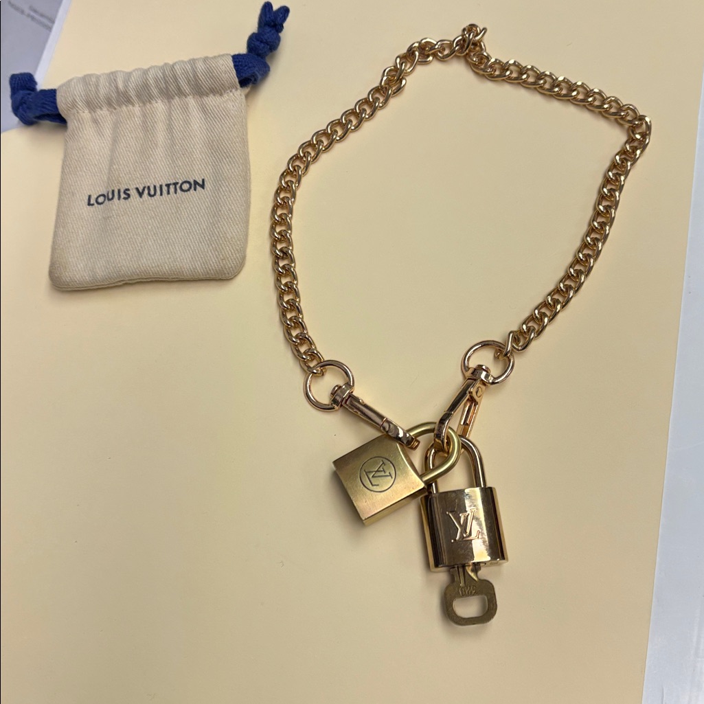 Louis Vuitton Gold Padlock Key Holder With Chain(1-Lock With Key#320/#218 W/Key